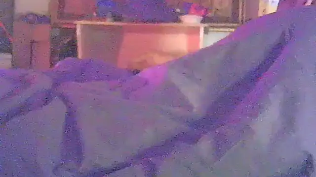 Snapshot of DI4MOND_FIR3 chatting on 04-10-26, 02:33 DI4MOND FIR3 online show from 04-10-26, 02:33