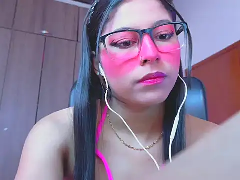Snapshot of _ALLYSON18_ chatting on 06-11-26, 12:03 ALLYSON18 online show from 06-11-26, 12:03