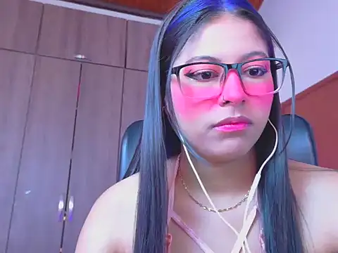 Snapshot of _ALLYSON18_ chatting on 07-17-26, 12:01 ALLYSON18 online show from 07-17-26, 12:01