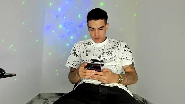 Snapshot of mikee_scooth chatting on 04-20-26, 02:31 mikee scooth online show from 04-20-26, 02:31
