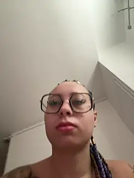 Snapshot of queenlo_xxx chatting on 06-29-26, 03:01 queenlo xxx online show from 06-29-26, 03:01