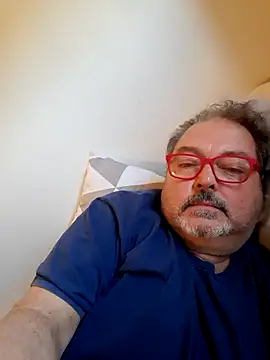 Snapshot of bluangelo chatting on 03-11-26, 01:39 bluangelo online show from 03-11-26, 01:39