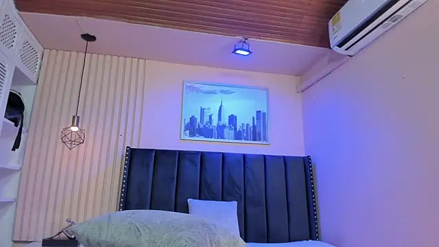 viiolett lee online show from 04-14-26, 08:26