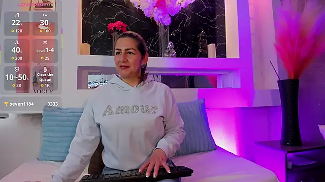 Cinthya mjs online show from 04-25-26, 01:36