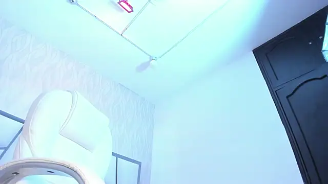 Snapshot of Victoriaa_millers chatting on 04-06-26, 11:33 Victoriaa millers online show from 04-06-26, 11:33