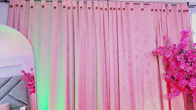 Elith noa online show from 01-12-26, 08:58