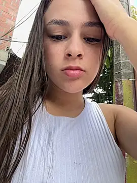 Snapshot of shaina_vasquez chatting on 06-20-26, 06:11 shaina vasquez online show from 06-20-26, 06:11