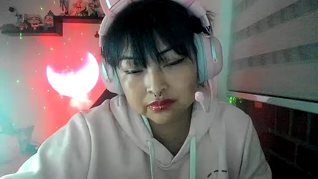 Shaddycute  online show from 03-15-26, 02:50