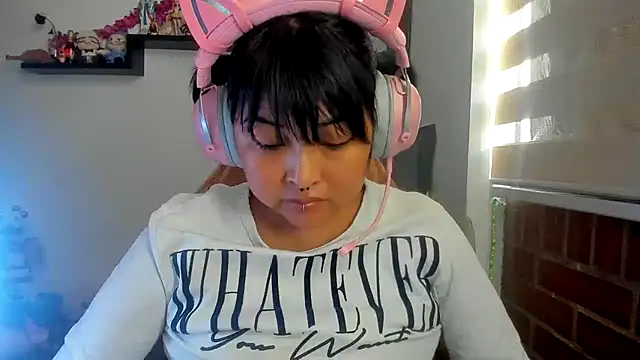 Shaddycute  online show from 04-01-26, 06:49