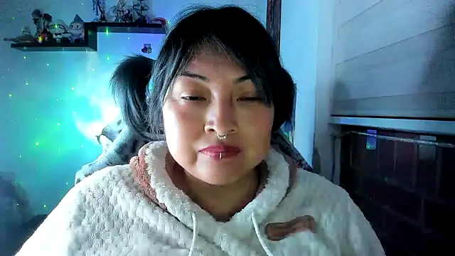 Shaddycute  online show from 05-19-26, 01:56