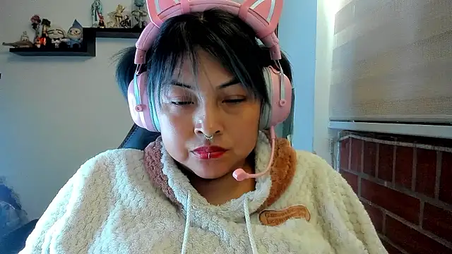 Shaddycute  online show from 05-20-26, 03:07