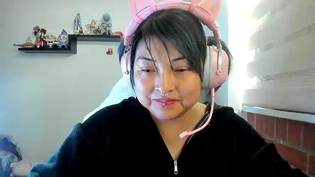 Shaddycute  online show from 05-25-26, 12:33