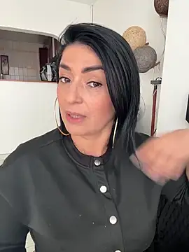 Snapshot of karenlennox1 chatting on 03-27-26, 10:09 karenlennox1 online show from 03-27-26, 10:09