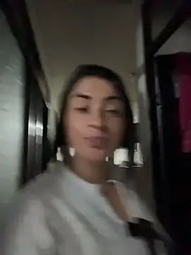 Snapshot of karenlennox1 chatting on 04-10-26, 12:27 karenlennox1 online show from 04-10-26, 12:27