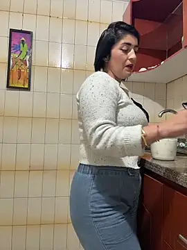 Snapshot of karenlennox1 chatting on 04-10-26, 10:47 karenlennox1 online show from 04-10-26, 10:47