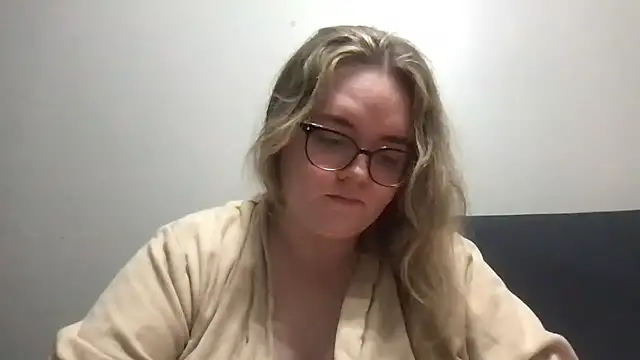 honeyyy24 online show from 03-17-26, 10:35