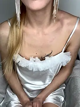 Snapshot of Lolitaxlola chatting on 01-15-26, 10:46 Lolitaxlola online show from 01-15-26, 10:46