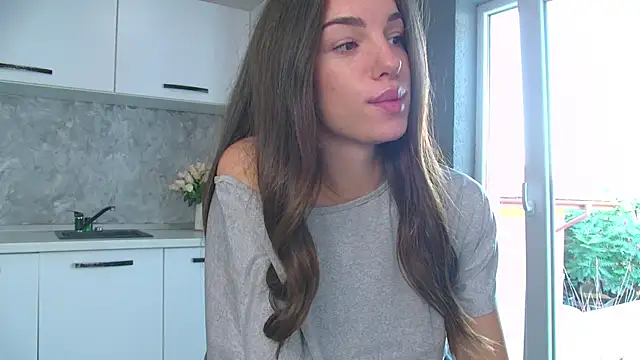 Snapshot of IrisMonn chatting on 06-25-26, 04:34 IrisMonn online show from 06-25-26, 04:34