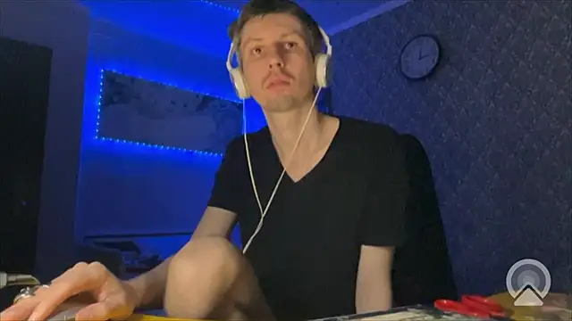 Aki-Laky online show from 01-08-26, 07:16