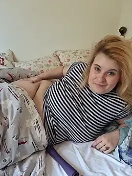 Snapshot of JosieAndYou chatting on 03-01-25, 10:24 JosieAndYou online show from 03-01-25, 10:24