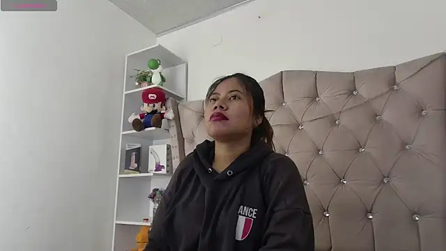 Sweet Orianaa online show from 06-15-26, 08:22