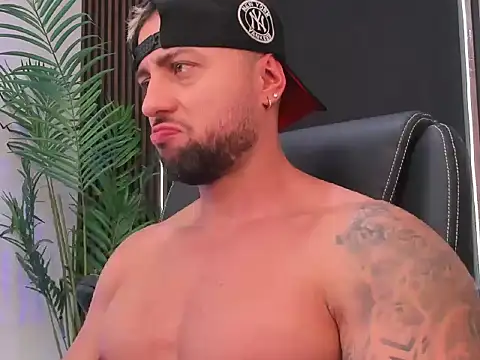 OwenMaximus814 online show from 04-12-26, 06:57