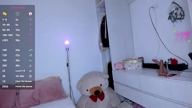Lunadahia online show from 06-27-26, 04:28