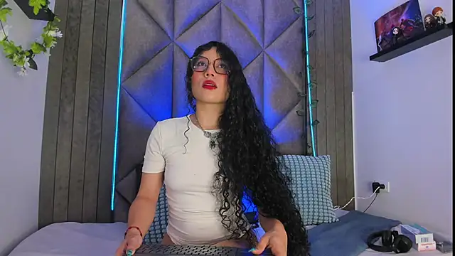 BriaConner  online show from 10-17-25, 02:48