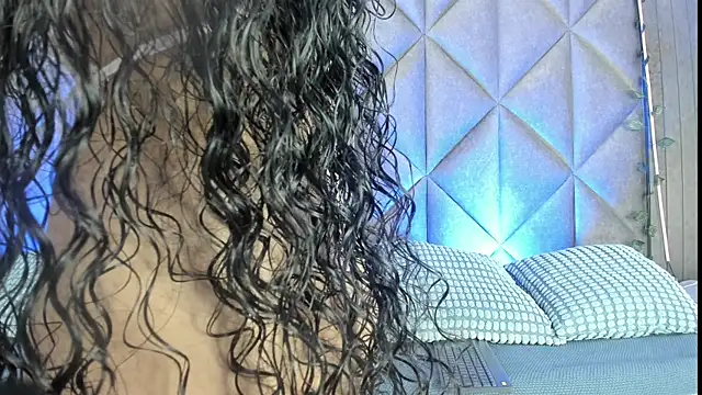 BriaConner  online show from 10-20-25, 01:50