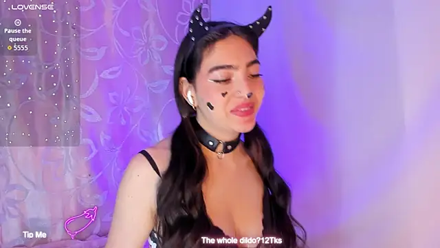 Arii vega  online show from 10-31-25, 12:39