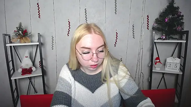 BeatriceFly online show from 12-25-24, 09:34