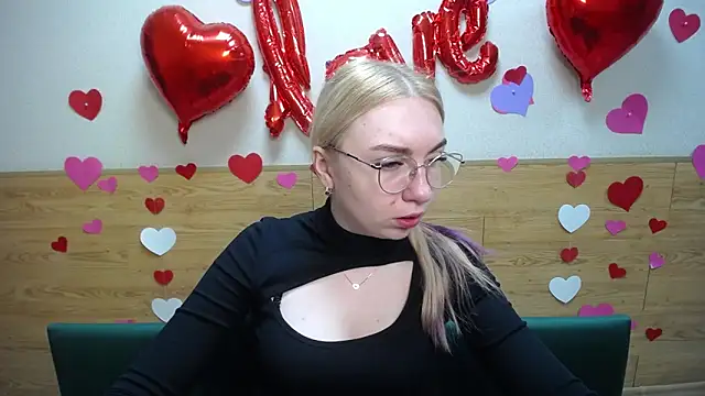 BeatriceFly online show from 03-09-25, 12:09