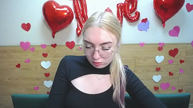 BeatriceFly online show from 03-09-25, 03:16