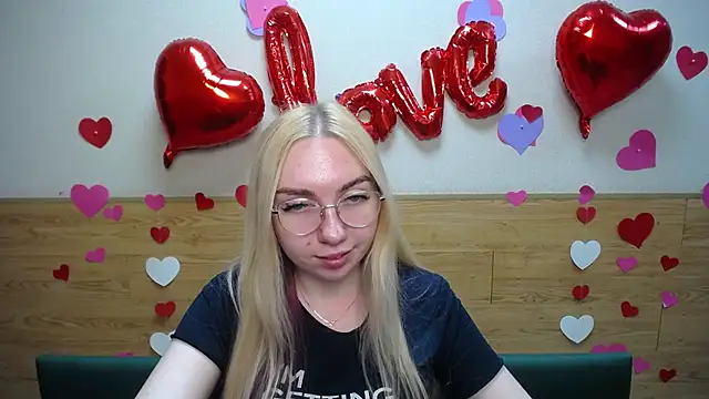 BeatriceFly online show from 03-17-25, 09:12