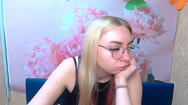 BeatriceFly online show from 09-27-25, 11:37