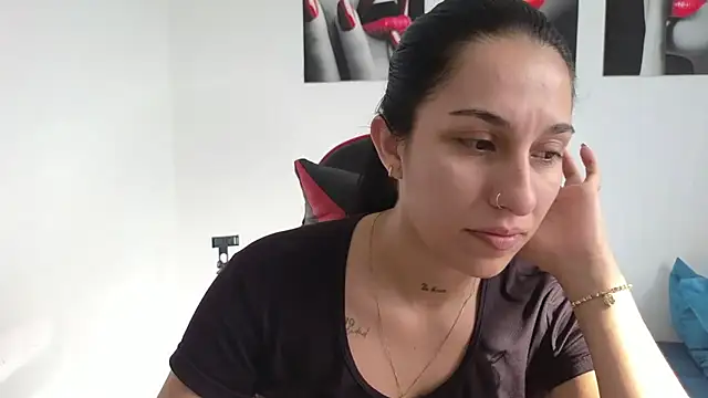 Snapshot of tammyandrade_ chatting on 07-16-26, 01:50 tammyandrade online show from 07-16-26, 01:50
