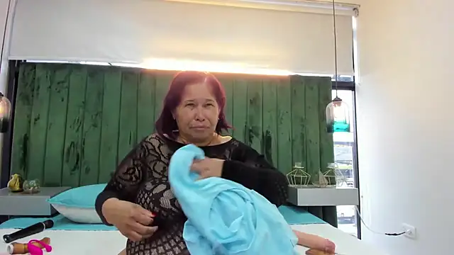 girl amada online show from 04-16-26, 09:39