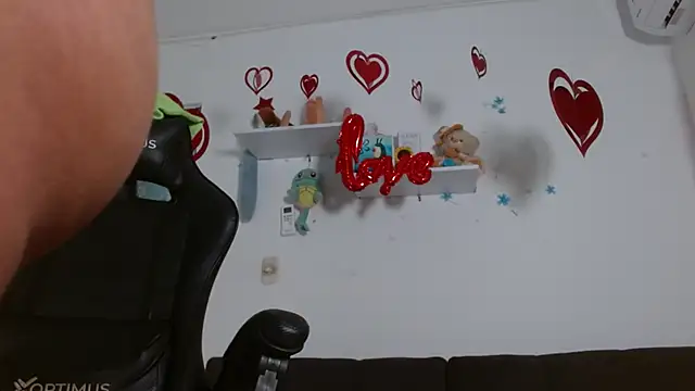 Snapshot of miss_valery2 chatting on 02-15-26, 02:41 miss valery2 online show from 02-15-26, 02:41