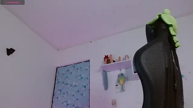 Snapshot of miss_valery2 chatting on 03-07-26, 03:03 miss valery2 online show from 03-07-26, 03:03