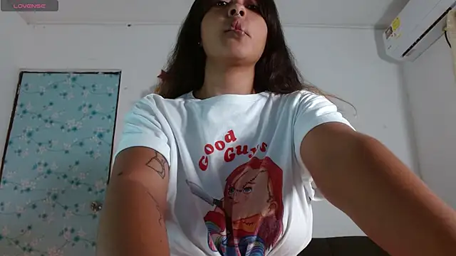 Snapshot of miss_valery2 chatting on 03-18-26, 04:37 miss valery2 online show from 03-18-26, 04:37