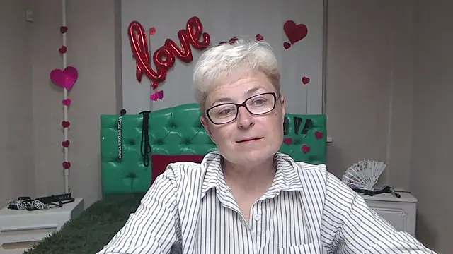 EmiliaGree online show from 09-10-25, 05:13