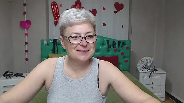 EmiliaGree online show from 10-19-25, 05:08