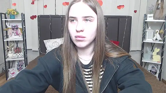 LauraHlot online show from 05-31-26, 05:53