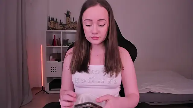 WalkingGirl online show from 02-26-25, 06:54