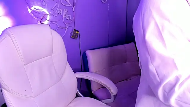 Camiila Osorio online show from 12-22-25, 07:33