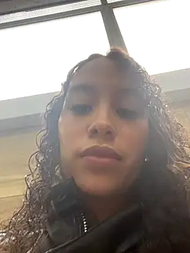 Snapshot of MarieLeon chatting on 12-17-25, 09:10 MarieLeon online show from 12-17-25, 09:10