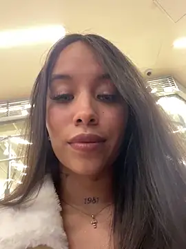 Snapshot of MarieLeon chatting on 12-22-25, 09:12 MarieLeon online show from 12-22-25, 09:12