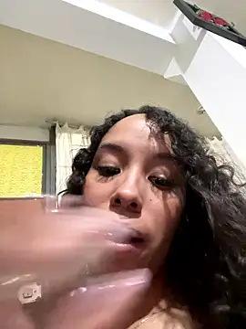 Snapshot of MarieLeon chatting on 01-11-26, 10:37 MarieLeon online show from 01-11-26, 10:37