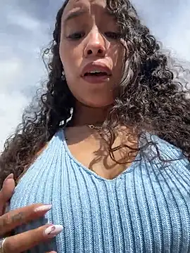 Snapshot of MarieLeon chatting on 01-17-26, 06:44 MarieLeon online show from 01-17-26, 06:44