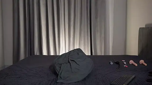 Nik Sharp online show from 05-13-26, 05:10